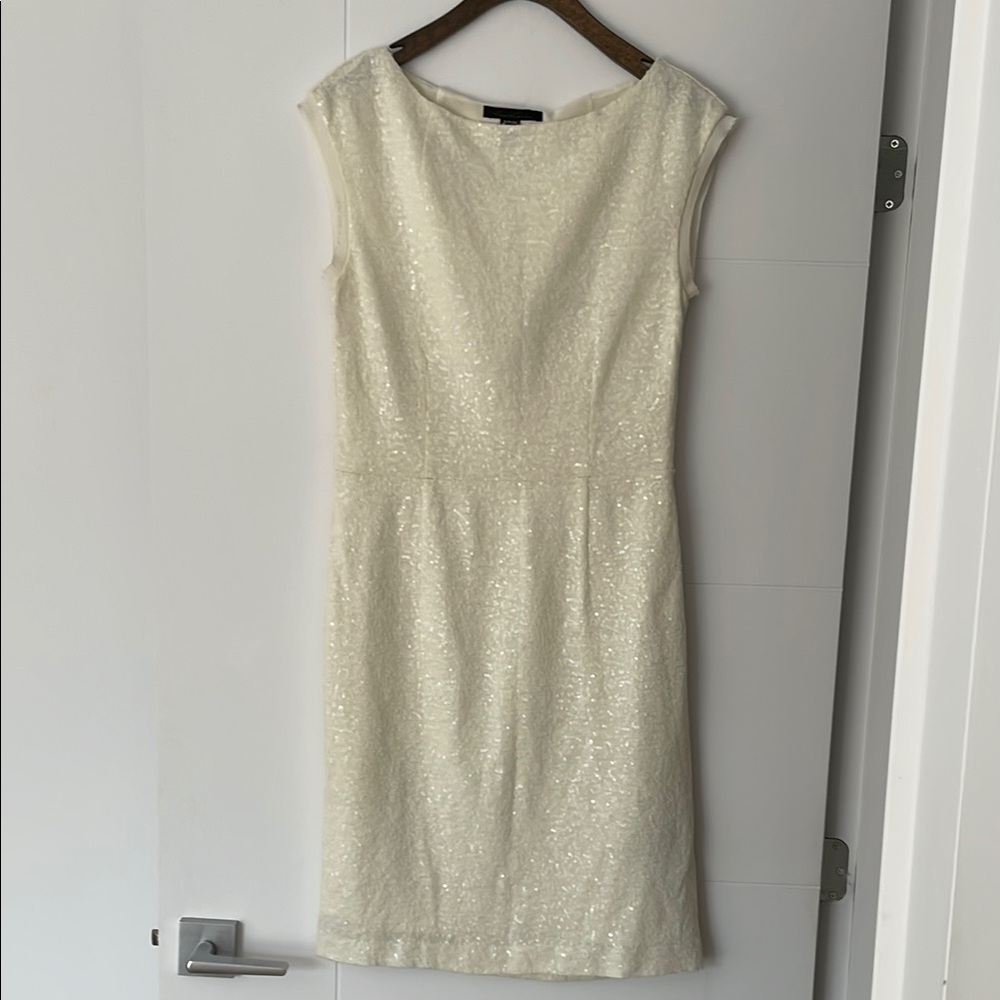 Elegant Cream Sleeveless Dress